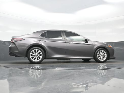 Used 2022 Toyota Camry LE FWD image 31