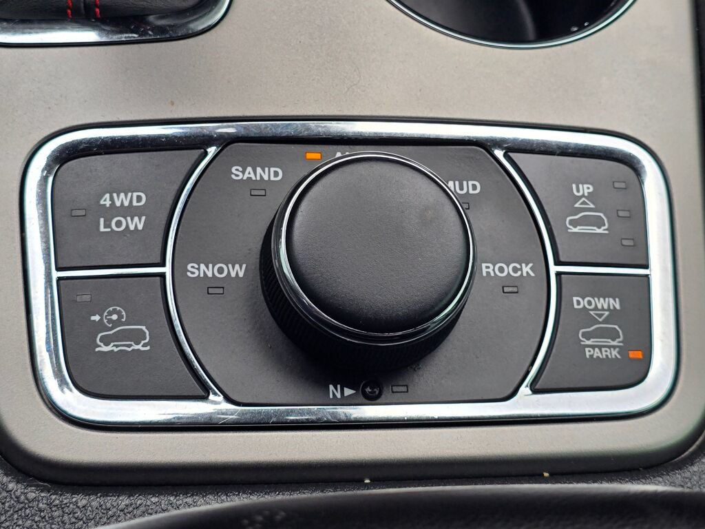 Used 2020 Jeep Grand Cherokee Trailhawk w/ Trailhawk Luxury Group AWD/4WD image 34