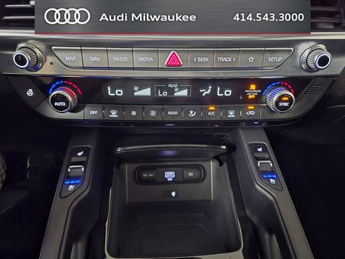 Used 2022 Kia Telluride SX w/ SX Prestige Package AWD/4WD image 38