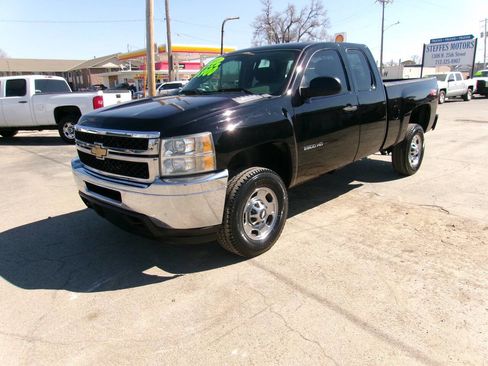 Used 2011 Chevrolet Silverado 2500 W/T image 2