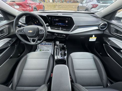 New 2026 Chevrolet Trax LT w/ Driver Confidence Package FWD image 20