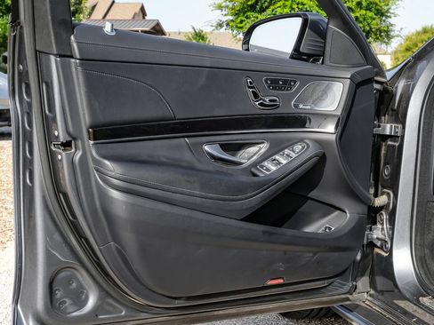 Used 2016 Mercedes-Benz S 550 Sedan image 37