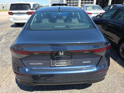 Used 2023 Honda Accord EX-L image 4