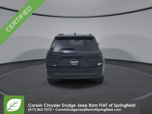 Used 2024 Jeep Grand Cherokee Altitude AWD/4WD image 13