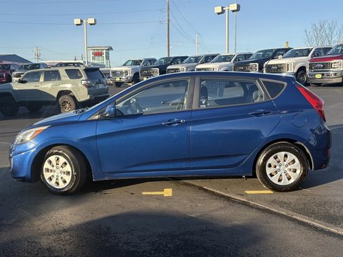 Used 2016 Hyundai Accent SE image 9
