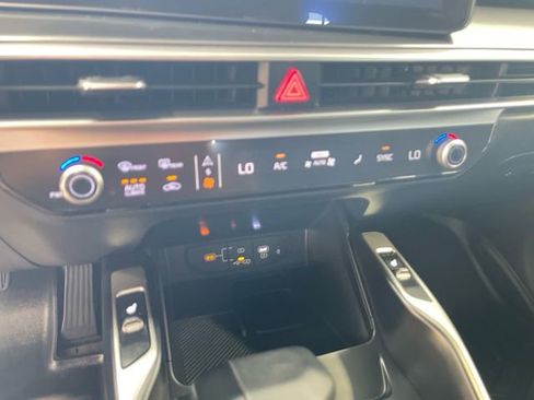 Used 2025 Kia Sorento S w/ Panoramic Sunroof Package FWD image 13