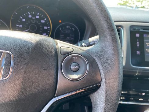 Used 2018 Honda HR-V EX image 24