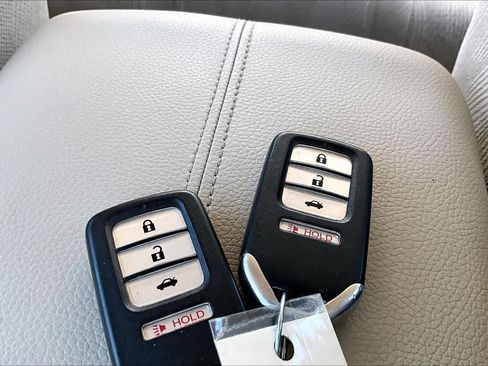 Used 2014 Honda Accord Hybrid Sedan image 14