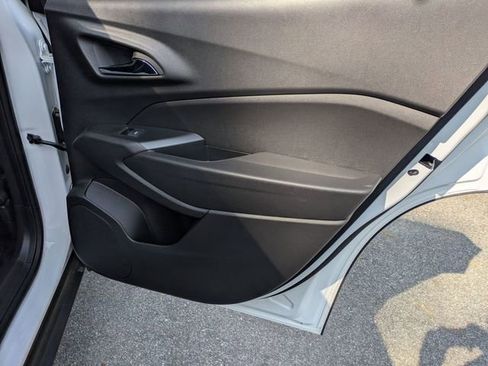 New 2026 Chevrolet Trax LT w/ Sunroof Package FWD image 29
