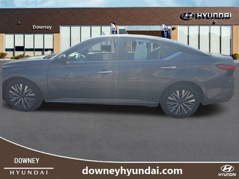 Used 2025 Nissan Altima 2.5 SV FWD image 5