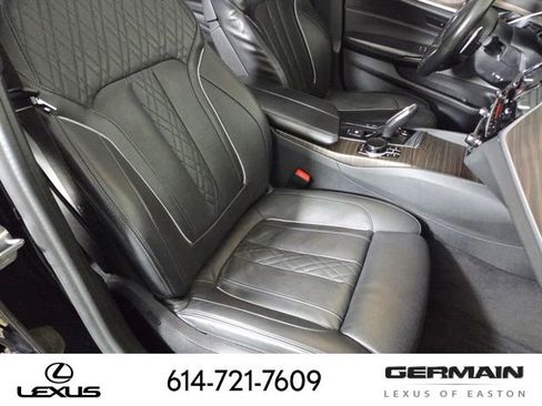 Used 2019 BMW M550i xDrive w/ Dynamic Handling Package image 30