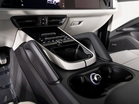 New 2025 Porsche Cayenne S image 33