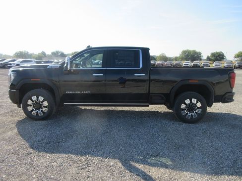 New 2026 GMC Sierra 2500 Denali w/ Denali Reserve Package image 10