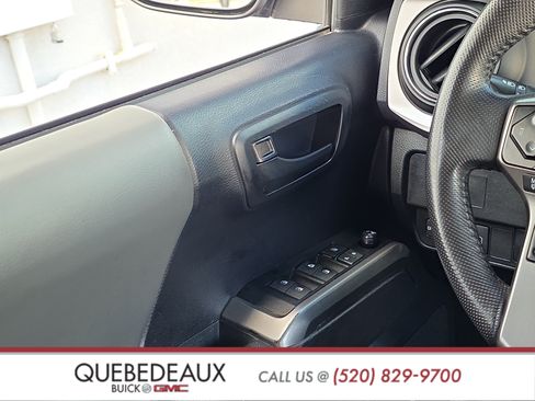 Used 2021 Toyota Tacoma SR5 RWD image 23