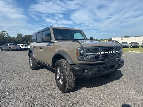 Certified 2025 Ford Bronco Badlands AWD/4WD image 2
