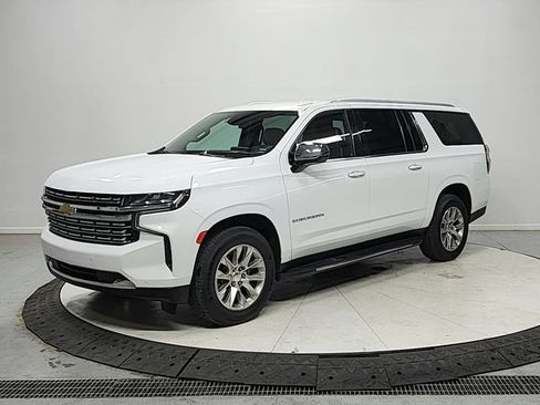 Used 2023 Chevrolet Suburban Premier RWD image 3