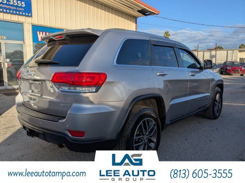 Used 2018 Jeep Grand Cherokee Laredo image 3