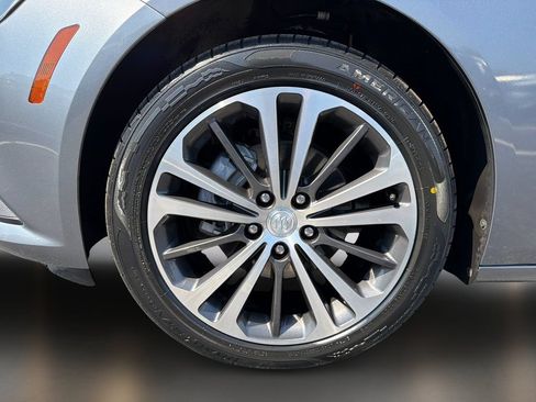 Used 2020 Buick Regal Essence FWD image 10