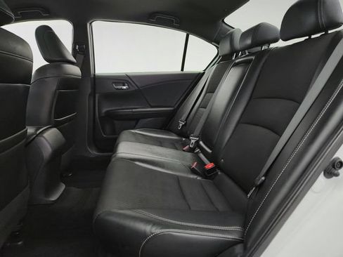 Used 2017 Honda Accord Sport image 20
