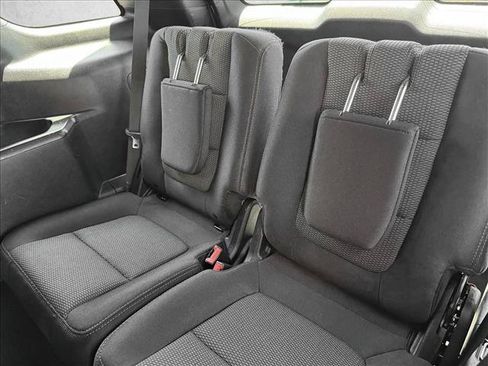Used 2019 Ford Explorer XLT FWD image 18
