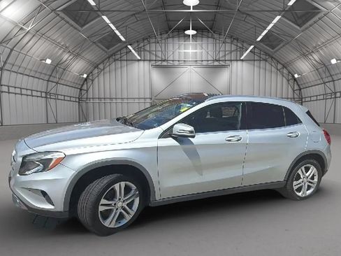Used 2015 Mercedes-Benz GLA 250 4MATIC image 1