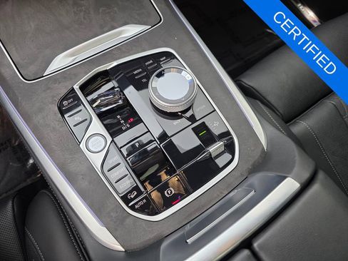 Certified 2025 BMW X7 M60i AWD/4WD image 25