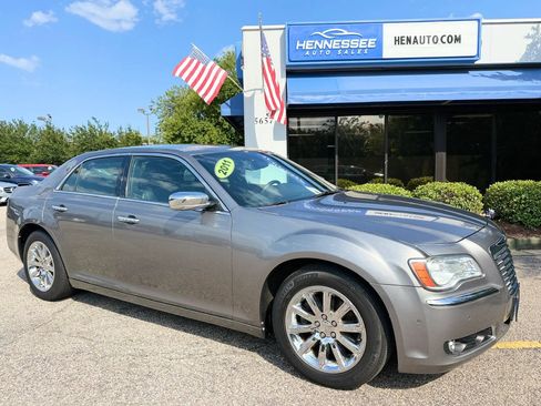 Used 2011 Chrysler 300 Limited RWD image 29