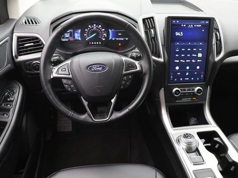 Used 2024 Ford Edge SEL image 13
