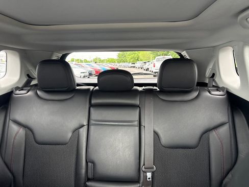 Used 2019 Jeep Compass Trailhawk w/ Cold Weather Group AWD/4WD image 26
