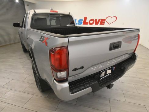 Used 2020 Toyota Tacoma SR w/ SX Package AWD/4WD image 3