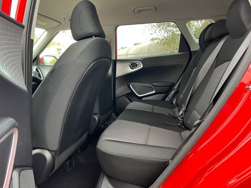 Used 2025 Kia Soul LX w/ LX Technology Package image 21