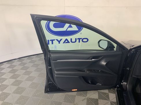 Used 2023 Toyota Camry XSE w/ Navigation Package image 14