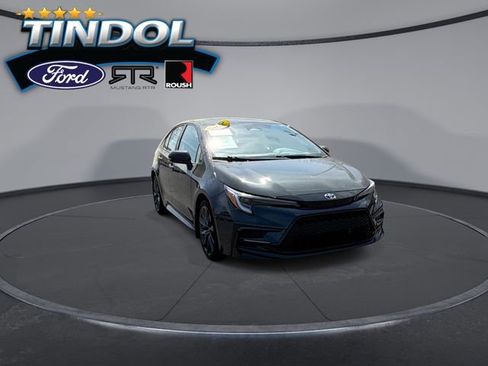 Used 2025 Toyota Corolla SE FWD image 2