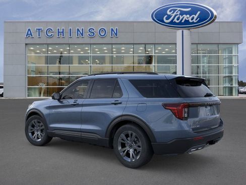 Used 2026 Ford Explorer Active w/ Active Comfort Package AWD/4WD image 4