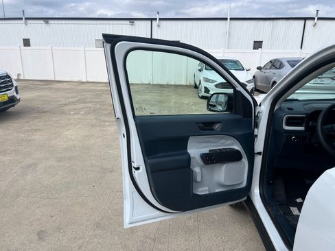 New 2025 Ford Maverick XLT FWD image 17
