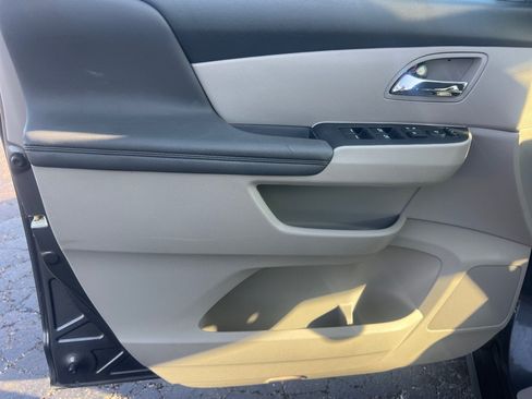 Used 2016 Honda Odyssey EX-L image 11