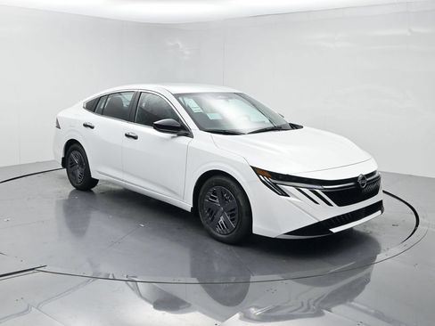 New 2027 Nissan Sentra S w/ Floor Mat Package FWD image 2