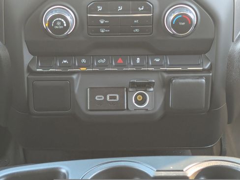 Certified 2025 Chevrolet Silverado 1500 Custom image 21