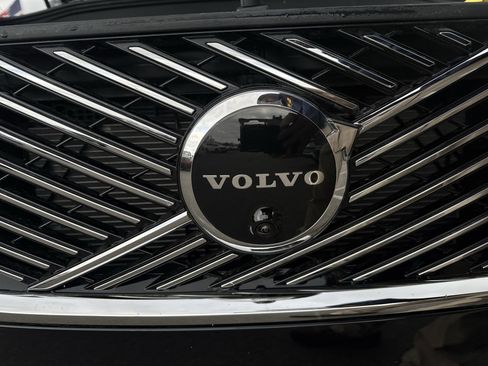 New 2026 Volvo XC90 B6 Plus w/ Protection Package Premier image 32