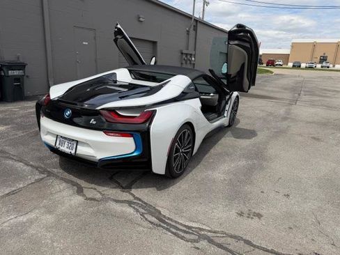 Used 2019 BMW i8 Roadster AWD/4WD image 5