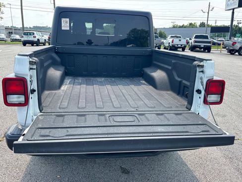 Used 2025 Jeep Gladiator Sport AWD/4WD image 7