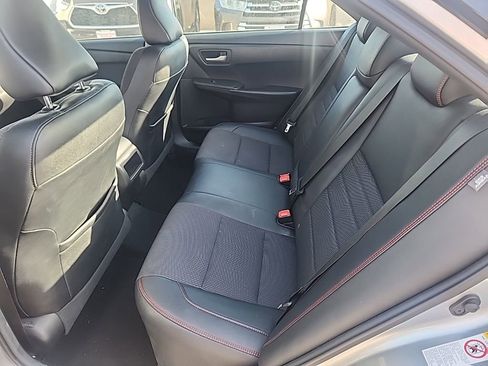 Used 2017 Toyota Camry SE FWD image 11