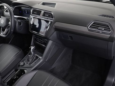 Certified 2024 Volkswagen Tiguan SE R-Line AWD/4WD image 19