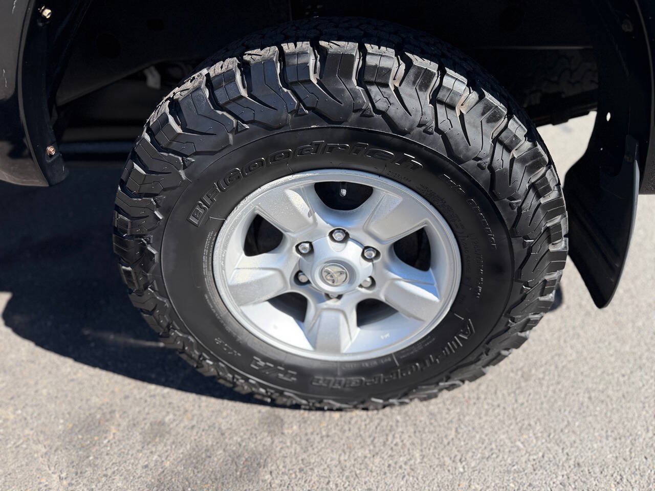 Used 2005 Toyota Tundra SR5 w/ TRD Off-Road Pkg AWD/4WD image 43