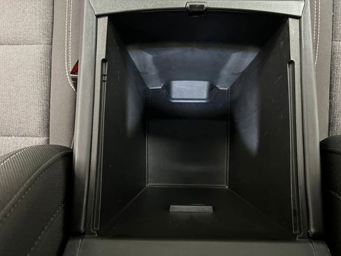 Used 2025 GMC Acadia Elevation image 49