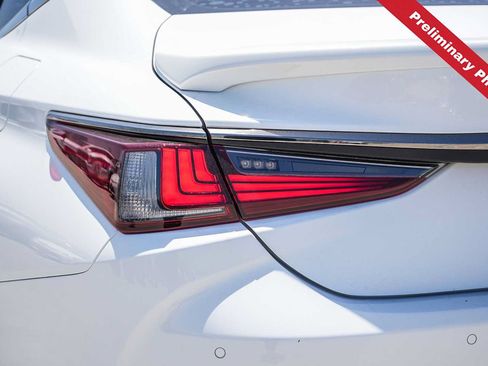 Used 2022 Lexus ES 350 F Sport w/ Accessory Package 2 FWD image 9