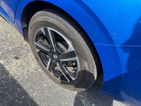 Used 2025 Nissan Sentra SV FWD image 7