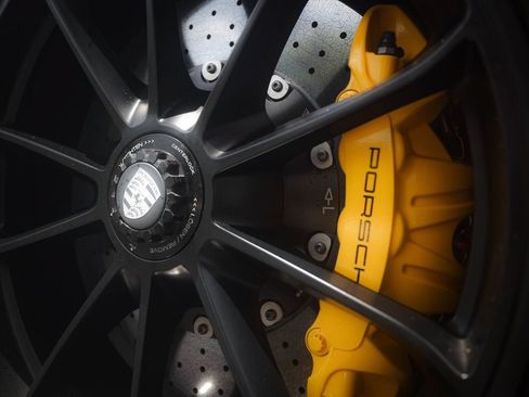 Used 2019 Porsche 911 Speedster RWD image 16