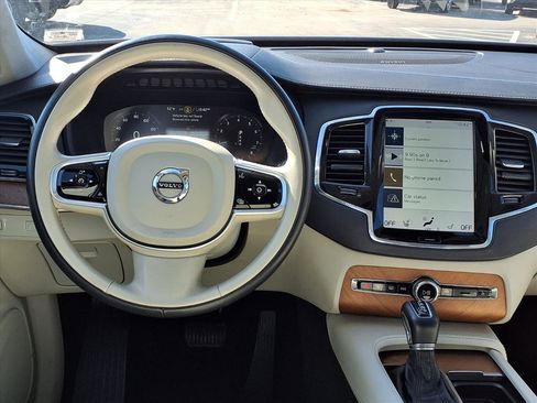 Used 2019 Volvo XC90 T6 Inscription w/ Luxury Package image 4