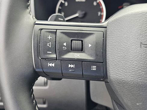 Used 2025 Nissan Rogue SV FWD image 20